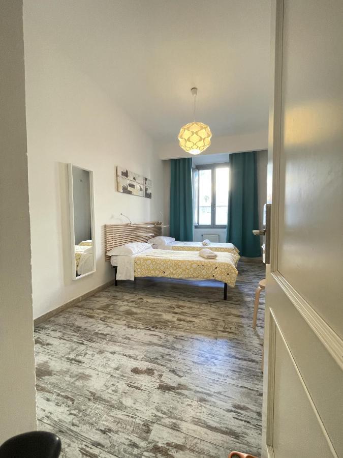 Quarto Duplo com Casa de Banho Privada Externa