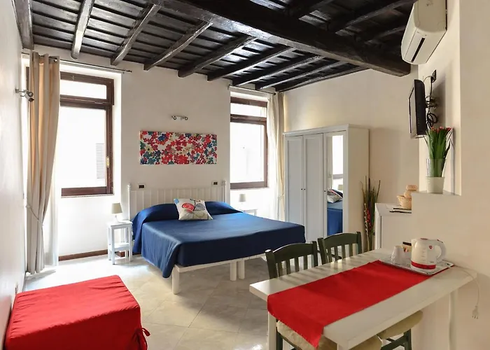 Urbana Colosseo Boutique
